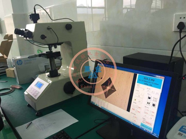 老客户推荐新客户选用我厂HVS-1000A型数显显微硬度计：现场安装照片（图像清晰质感、测试精度高）
